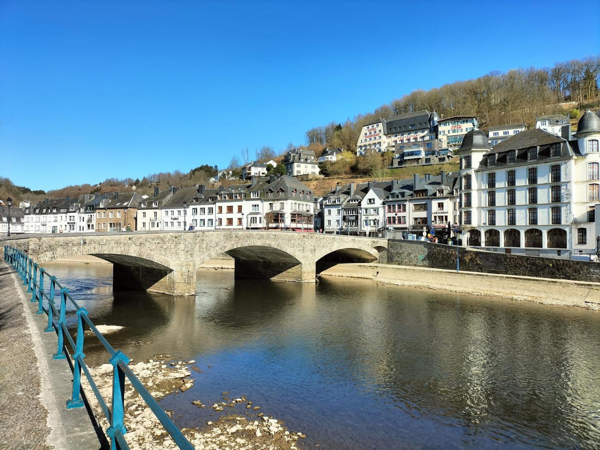L'Alcove De Ide Hotel Bouillon Bagian luar foto