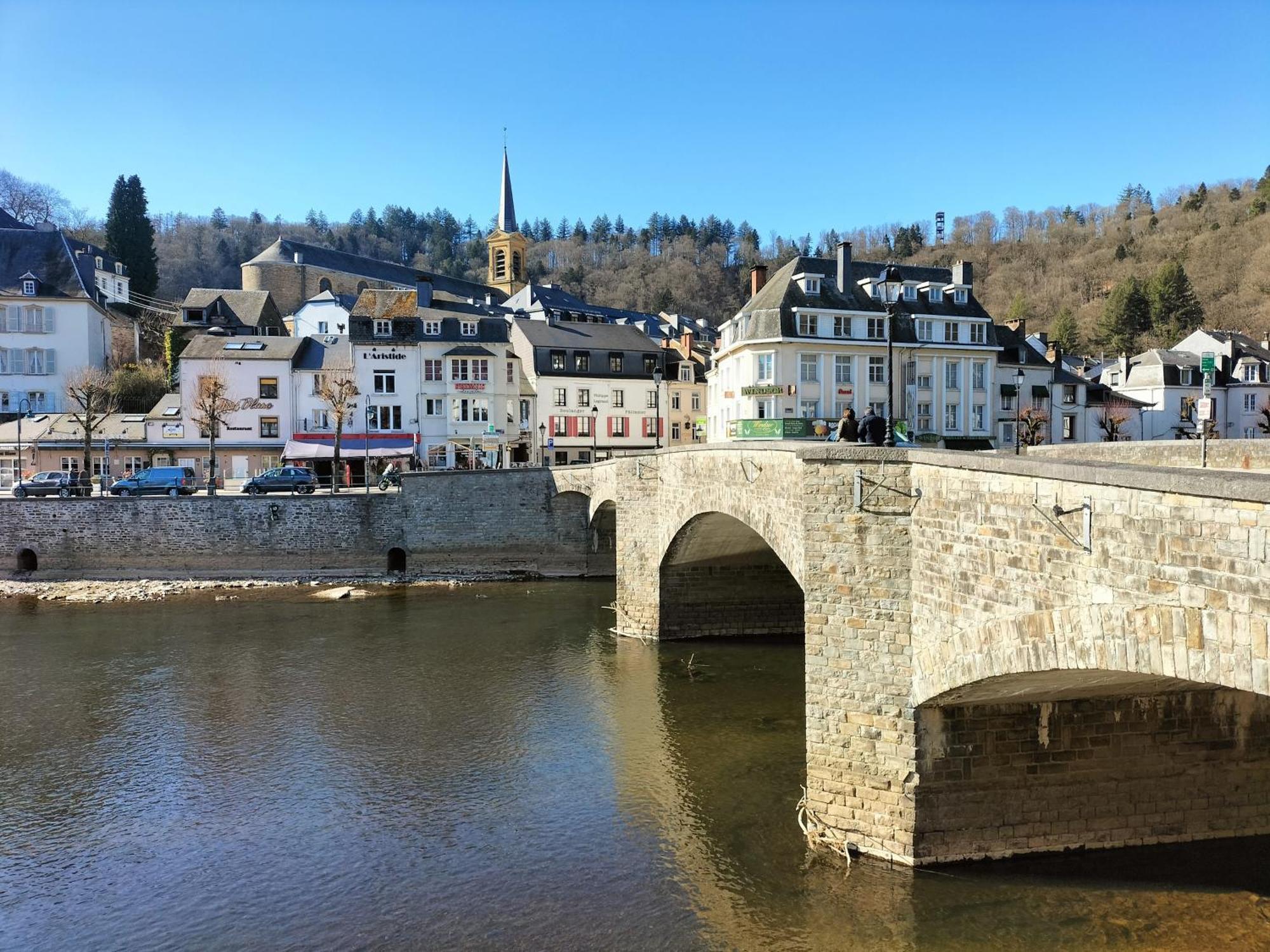L'Alcove De Ide Hotel Bouillon Bagian luar foto